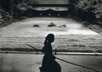 2012年，曾给掘火贡献了一篇流水账。颇有兴致的自己搜来看，扫到那句“我已经不是青年了，但我仍爱激动”，几乎喷出来。