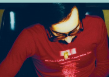 老迈和teo macero没有正面回答这个大哉问，却在侧面给出一个回应：磁带剪辑，是我们的作曲方式之一。