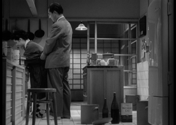 於是，從佈局策略來說，這部片應該是挺貼切的例子。基於它的「過渡」雙向性，分析它的劇作，可以首先畫出一張人物關係表。